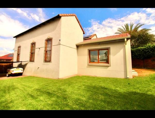 4 BEDROOM HOUSE FOR SALE IN DIE HEUWEL
